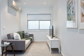 Open & Flowy 1 Bedroom Apartment In Chadstone - Accommodation Melbourne 0