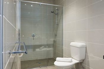 Open & Flowy 1 Bedroom Apartment In Chadstone - Accommodation Melbourne 5