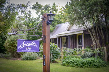 Arcadia Bed & Breakfast & Cottages - Accommodation Melbourne 0