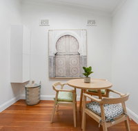 HomeHotel LuxuryHome 500m Crows Nest Shops - Accommodation Melbourne