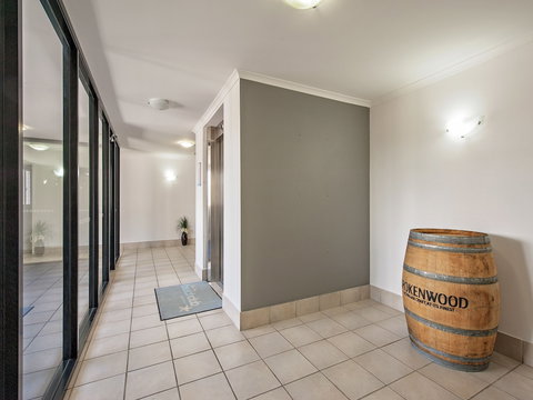 Shoal Bay Beachclub Apartments - Accommodation Melbourne 0
