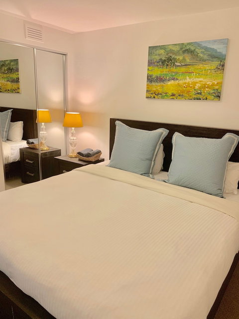 Luxury Apartment With View - Accommodation Melbourne 6