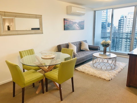 Luxury Apartment With View - Accommodation Melbourne 0