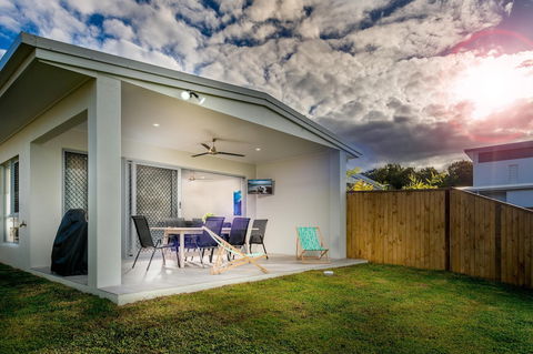 Blue Lagoon Villa B - Accommodation Melbourne 1