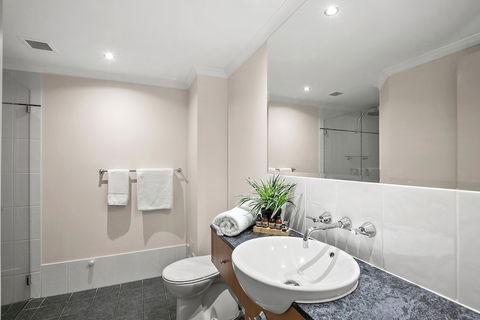 Poolside Alamanda Beachfront Resort 88 - Accommodation Melbourne 3