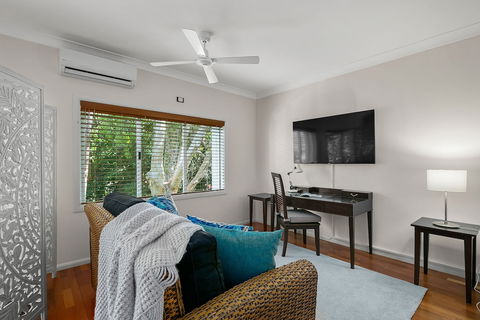Poolside Alamanda Beachfront Resort 88 - Accommodation Melbourne 4