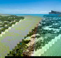 Poolside Alamanda Beachfront Resort 88 - Accommodation Melbourne