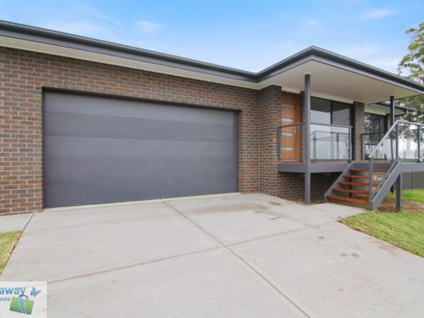 Rays On Elizabeth Parade - Accommodation Melbourne 1