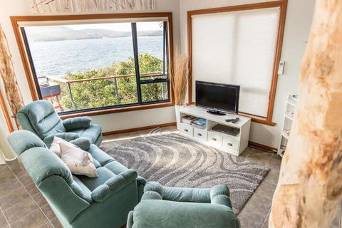 Larus Waterfront Cottage - Accommodation Melbourne 3
