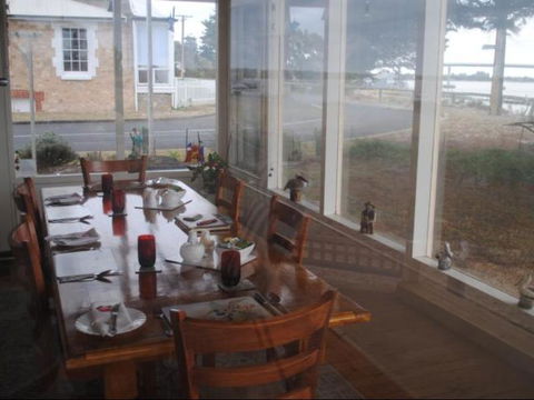 Vue De M Bed & Breakfast - Accommodation Melbourne 4