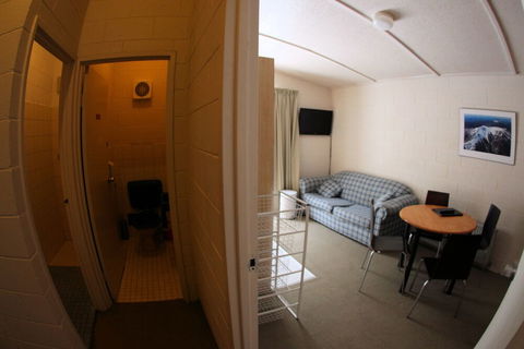 Sugarbush Lodge & Apartments - Accommodation Melbourne 3