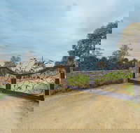 Outlook Hill Vineyard Cottages - Accommodation Melbourne