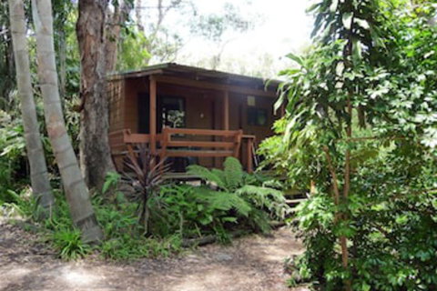 Samurai Beach Bungalows Port Stephens YHA - Accommodation Melbourne 0