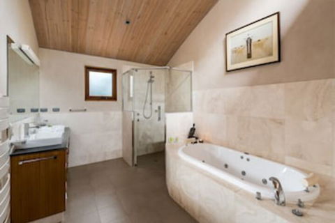 Aiyana Retreat - Accommodation Melbourne 0
