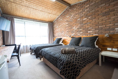 Farnham Court - Accommodation Melbourne 3