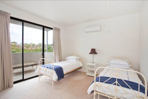 Four Kings Apartments - Accommodation Melbourne 7