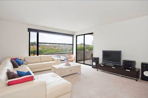 Four Kings Apartments - Accommodation Melbourne 2