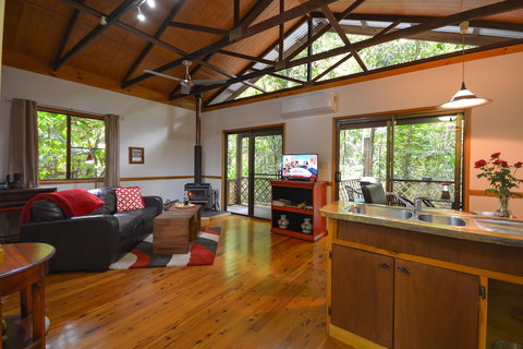 Crater Lakes Rainforest Cottages - Accommodation Melbourne 3