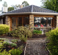 Magdala Motor Lodge  Lakeside Restaurant - Accommodation Melbourne