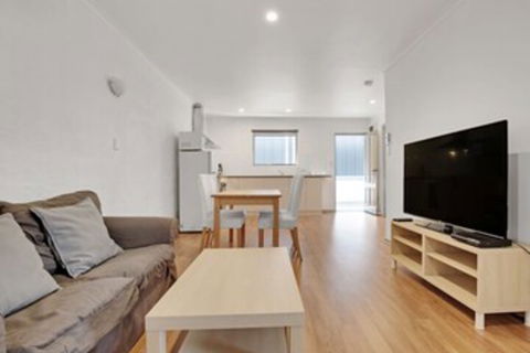 Adelaide Holiday Homes - Accommodation Melbourne 0