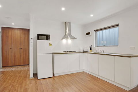 Adelaide Holiday Homes - Accommodation Melbourne 7