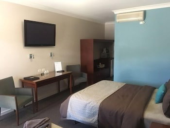 Pastoral Hotel Motel - Accommodation Melbourne 0
