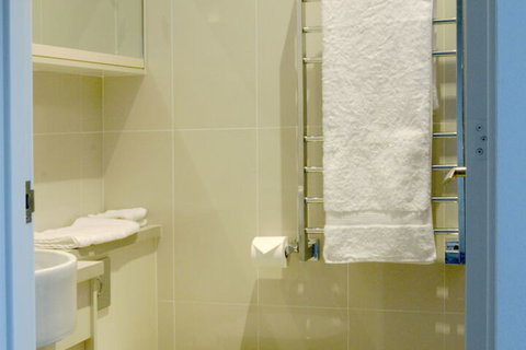 By The Beach B&B And Apartments - Accommodation Melbourne 7