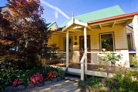 Autumn Abode Cottages Two - Accommodation Melbourne 0