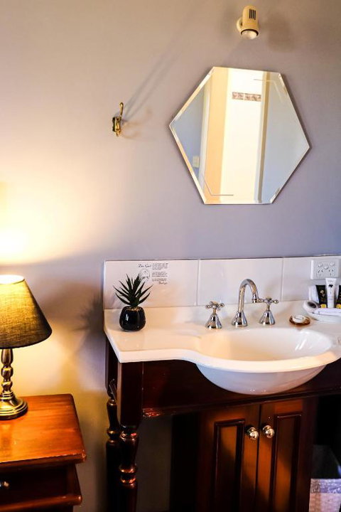 Plumes On The Green Boutique Bed & Breakfast - Accommodation Melbourne 2