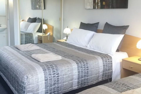 White Manor Motel - Accommodation Melbourne 1