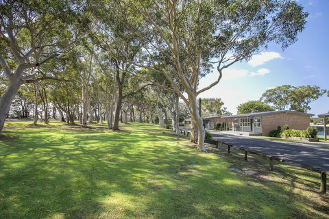 Lakeside Cabins & Holiday Village - Accommodation Melbourne 5