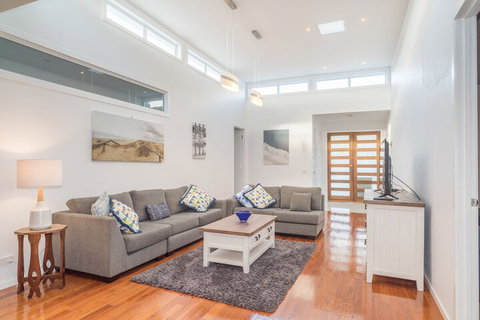 Currawong Close - Rejuvenate Stays - Accommodation Melbourne 4