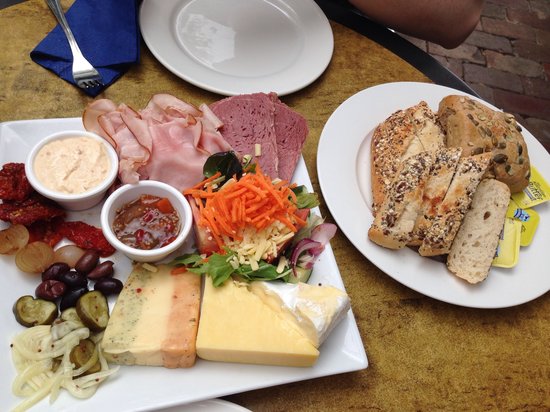 Pokolbin NSW Accommodation Melbourne