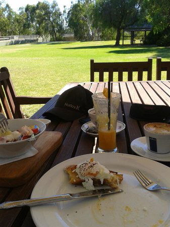 Deniliquin NSW Accommodation Melbourne