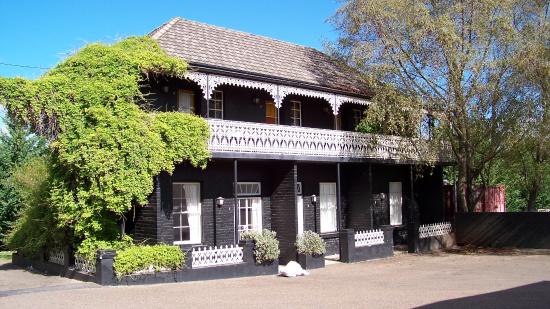 Yarrowyck NSW Accommodation Melbourne