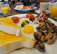 Hudsons of Dickson - Accommodation Melbourne