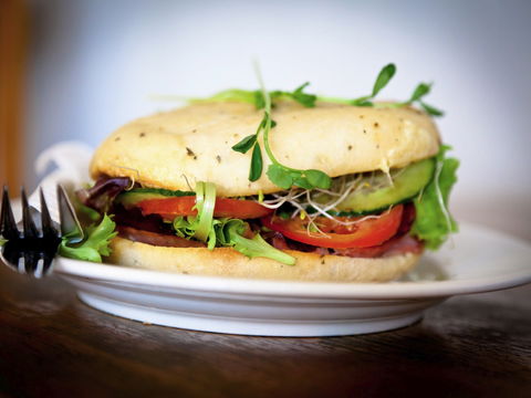 Deloraine Deli - Accommodation Melbourne 1