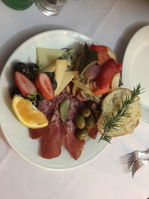 Anna's Restaurant - Accommodation Melbourne 4