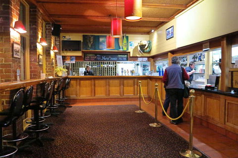 Hamers Hotel Bar And Grill - Melbourne 4u 0