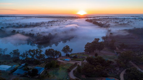 Caudo Vineyard Cellar Door - Melbourne 4u 1