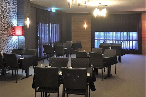 MediumRare Chargrill And Bar - Accommodation Melbourne 2