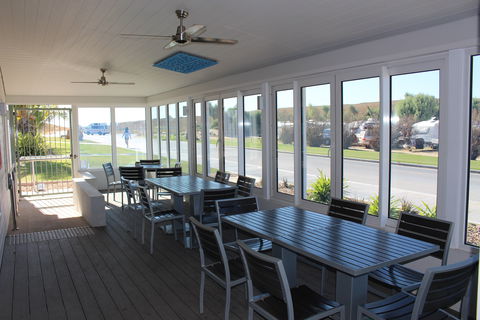 Bill's Bar - Ningaloo Coral Bay - Accommodation Melbourne 1