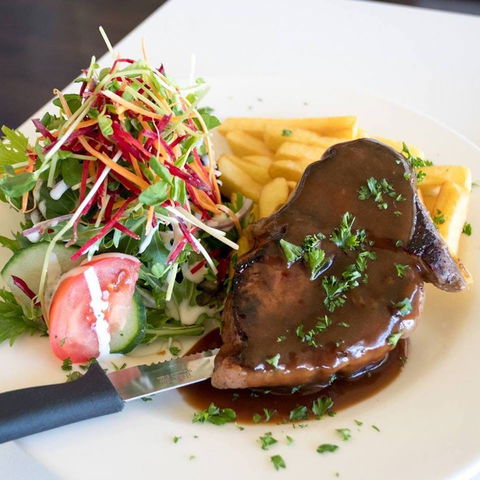 Hotel Pacific - Accommodation Melbourne 0