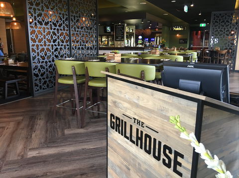 The Racehorse Hotel - Accommodation Melbourne 0