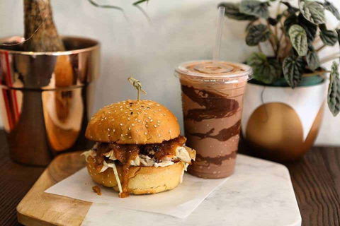 Manok - Accommodation Melbourne 0