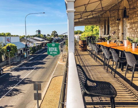 Royal Oak Hotel Penola - Accommodation Melbourne 1