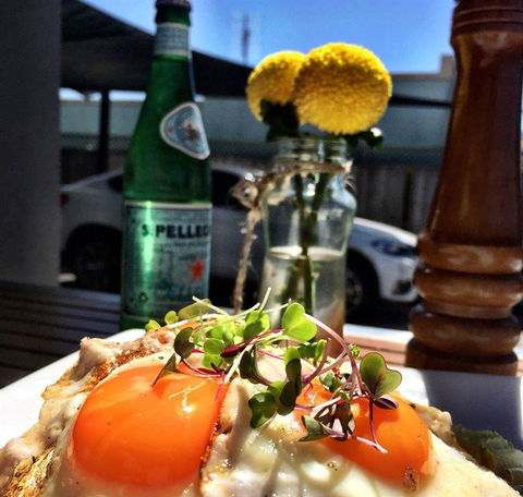 Table 1 Espresso Merewether - Melbourne 4u 5