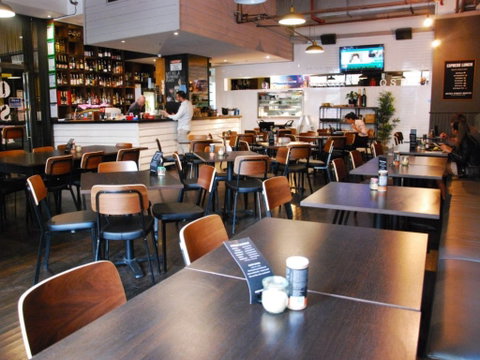 Queen Street Rescue - Accommodation Melbourne 0