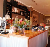 Friends On The Hill - Accommodation Melbourne
