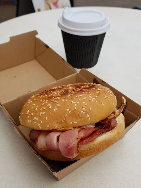 Salt Shaker Cafe & Restaurant - Accommodation Melbourne 5